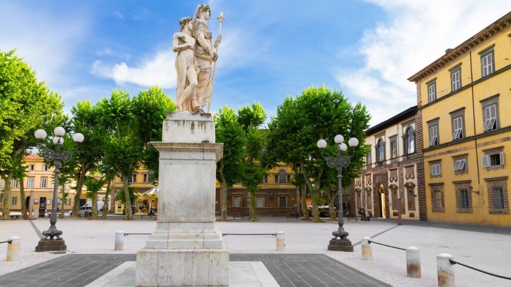 piazza-napoleone-italy.jpg
