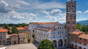 Cathedral-lucca-duomo-san-marino.jpg