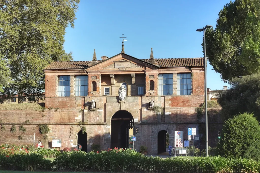 Porta san pietro Lucca tuscany