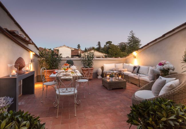 Casa Laura, a Terrace above Lucca