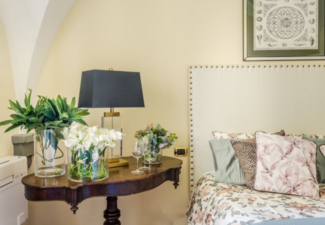 Apartment in Lucca - The Arnolfini Portrait Apartment Apartment in Lucca - The Arnolfini Portrait Apartment