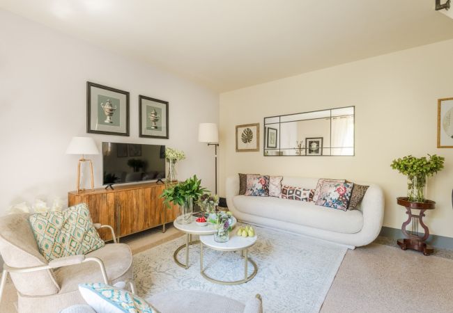 Apartment in Lucca - The Arnolfini Portrait Apartment Apartment in Lucca - The Arnolfini Portrait Apartment