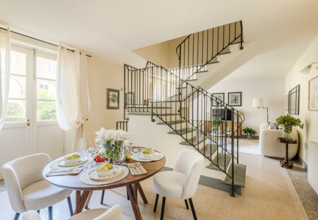 Apartment in Lucca - The Arnolfini Portrait Apartment Apartment in Lucca - The Arnolfini Portrait Apartment