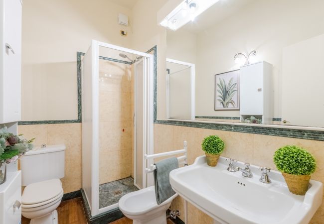 Apartment in Lucca - The Arnolfini Portrait Apartment Apartment in Lucca - The Arnolfini Portrait Apartment