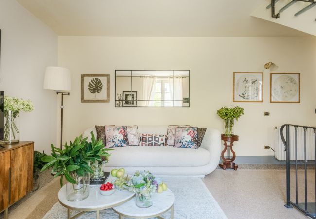 Apartment in Lucca - The Arnolfini Portrait Apartment Apartment in Lucca - The Arnolfini Portrait Apartment