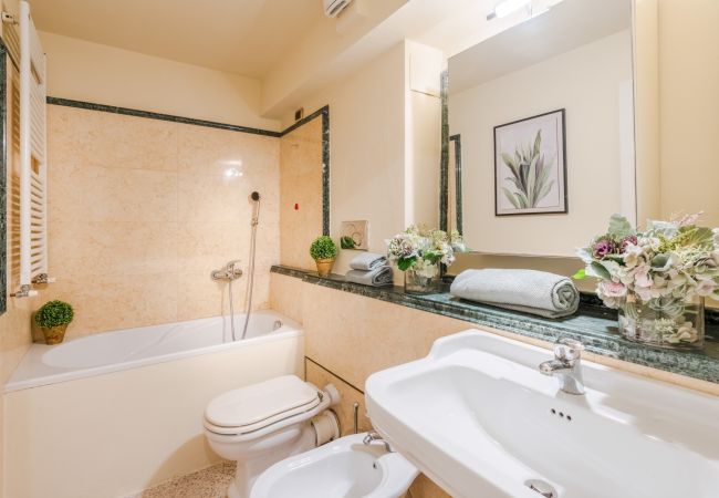 Apartment in Lucca - The Arnolfini Portrait Apartment Apartment in Lucca - The Arnolfini Portrait Apartment