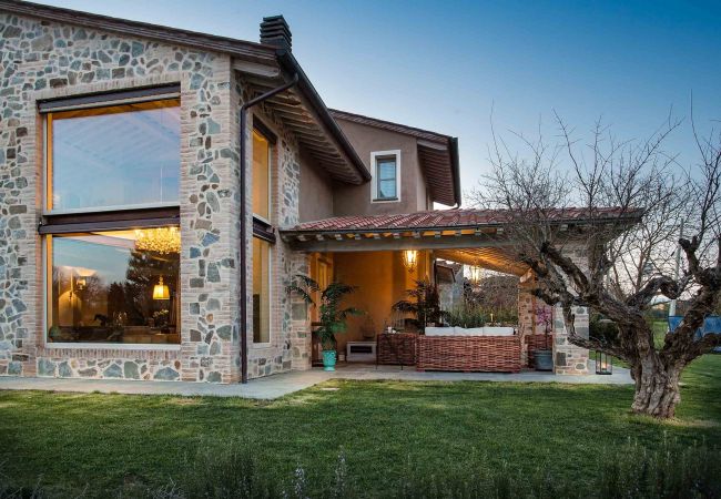 Villa in Orentano - Villa Otto Villa in Orentano - Villa Otto
