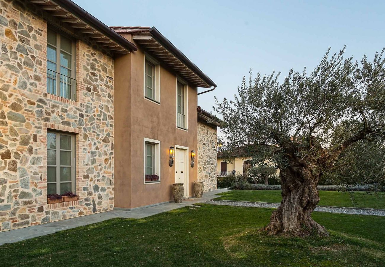 Villa in Orentano - Villa Otto Villa in Orentano - Villa Otto