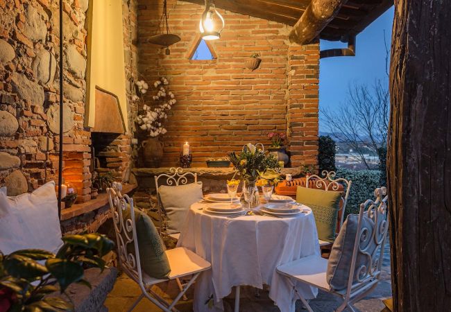 Villa in Uzzano - Rosyabate Cottage Villa in Uzzano - Rosyabate Cottage