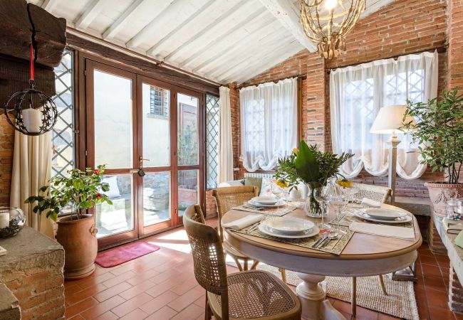 Villa in Uzzano - Rosyabate Cottage Villa in Uzzano - Rosyabate Cottage