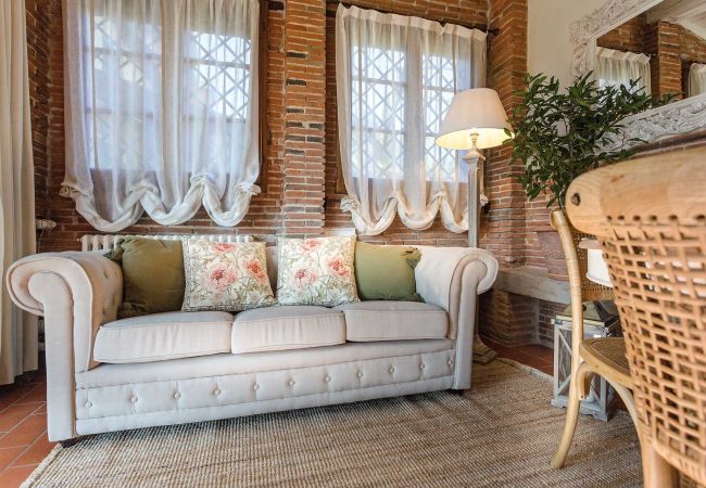 Villa in Uzzano - Rosyabate Cottage Villa in Uzzano - Rosyabate Cottage