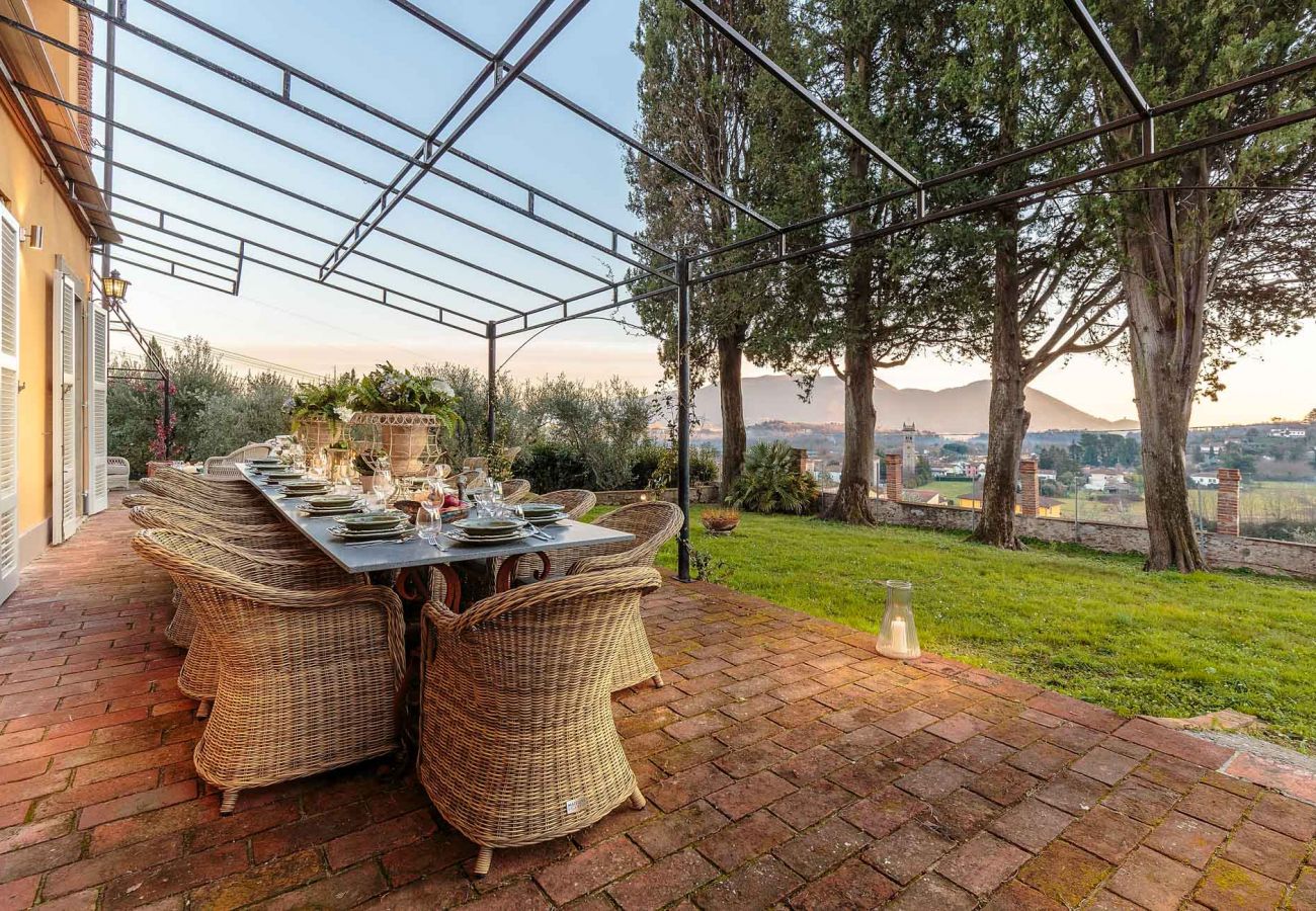 Villa in Maggiano - Villa Medea Villa in Maggiano - Villa Medea