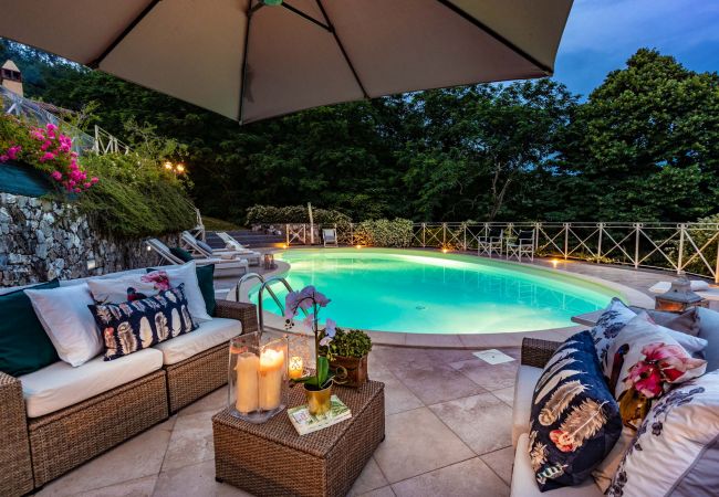 Villa in Camaiore - Casolare Dei Colli Villa in Camaiore - Casolare Dei Colli