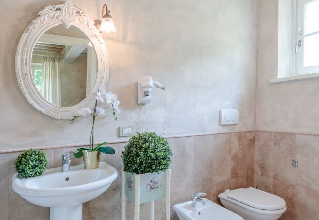 Villa in Camaiore - Casolare Dei Colli Villa in Camaiore - Casolare Dei Colli