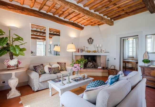 Villa in Capannori - Fattoria Camigliano Wine Estate Villa in Capannori - Fattoria Camigliano Wine Estate