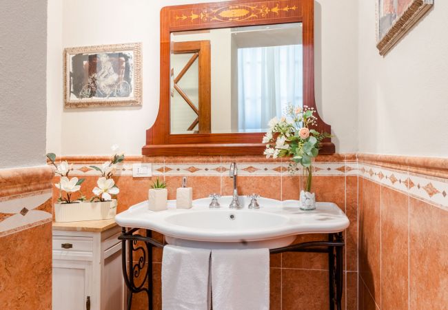 Apartment in Lucca - The Garden Along the Stream Apartment in Lucca - The Garden Along the Stream