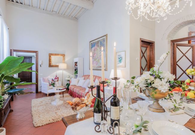 Apartment in Lucca - The Garden Along the Stream Apartment in Lucca - The Garden Along the Stream