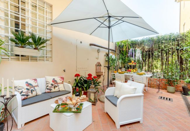 Apartment in Lucca - The Garden Along the Stream Apartment in Lucca - The Garden Along the Stream