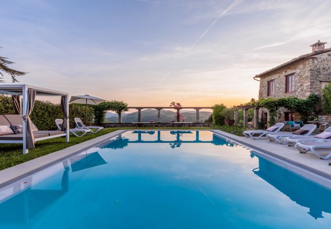 Villa in Lucca - Villa Borbone - perched on the Lucca Hills Villa in Lucca - Villa Borbone - perched on the Lucca Hills