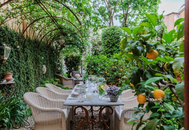 Apartment in Lucca - Casa Vanny, an Apartment with Private Garden Apartment in Lucca - Casa Vanny, an Apartment with Private Garden