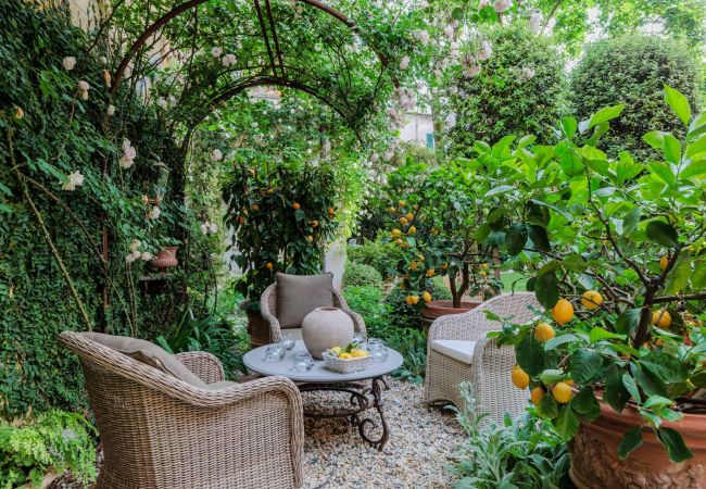 Apartment in Lucca - Casa Vanny, an Apartment with Private Garden Apartment in Lucca - Casa Vanny, an Apartment with Private Garden