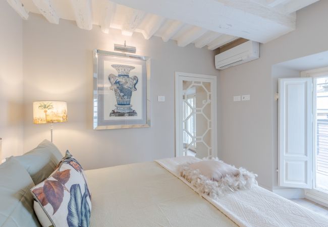 Apartment in Lucca - Casa Vanny, an Apartment with Private Garden Apartment in Lucca - Casa Vanny, an Apartment with Private Garden