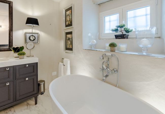 Apartment in Lucca - Casa Vanny, an Apartment with Private Garden Apartment in Lucca - Casa Vanny, an Apartment with Private Garden