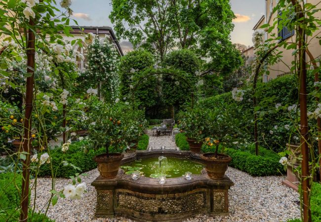 Apartment in Lucca - Casa Vanny, an Apartment with Private Garden Apartment in Lucca - Casa Vanny, an Apartment with Private Garden