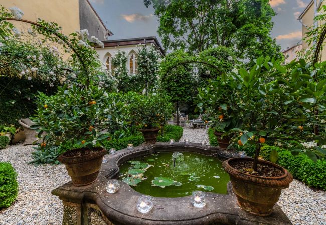 Apartment in Lucca - Casa Vanny, an Apartment with Private Garden Apartment in Lucca - Casa Vanny, an Apartment with Private Garden