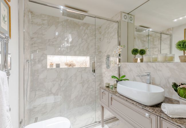 Apartment in Lucca - Casa Vanny, an Apartment with Private Garden Apartment in Lucca - Casa Vanny, an Apartment with Private Garden