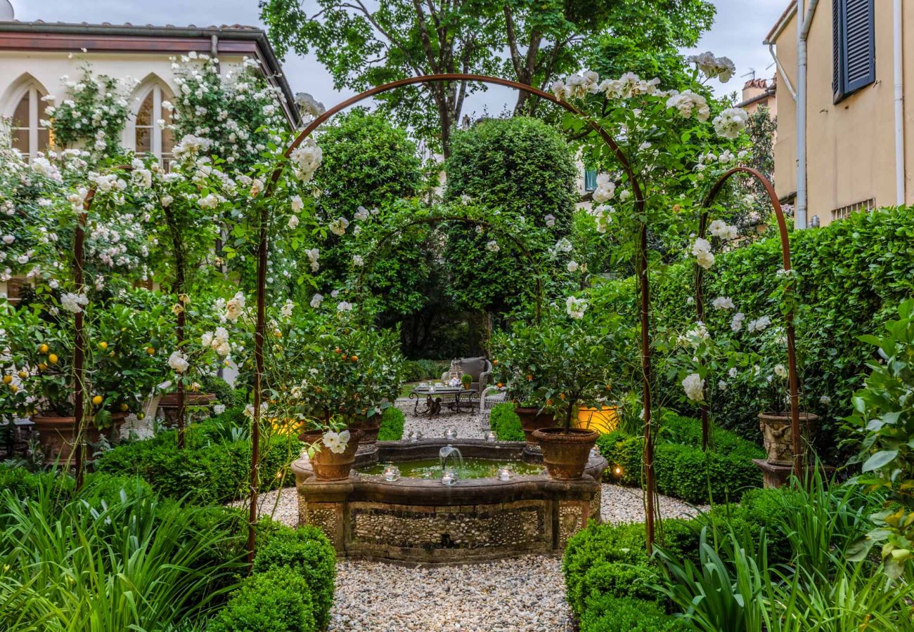 Apartment in Lucca - Casa Vanny, an Apartment with Private Garden Apartment in Lucca - Casa Vanny, an Apartment with Private Garden