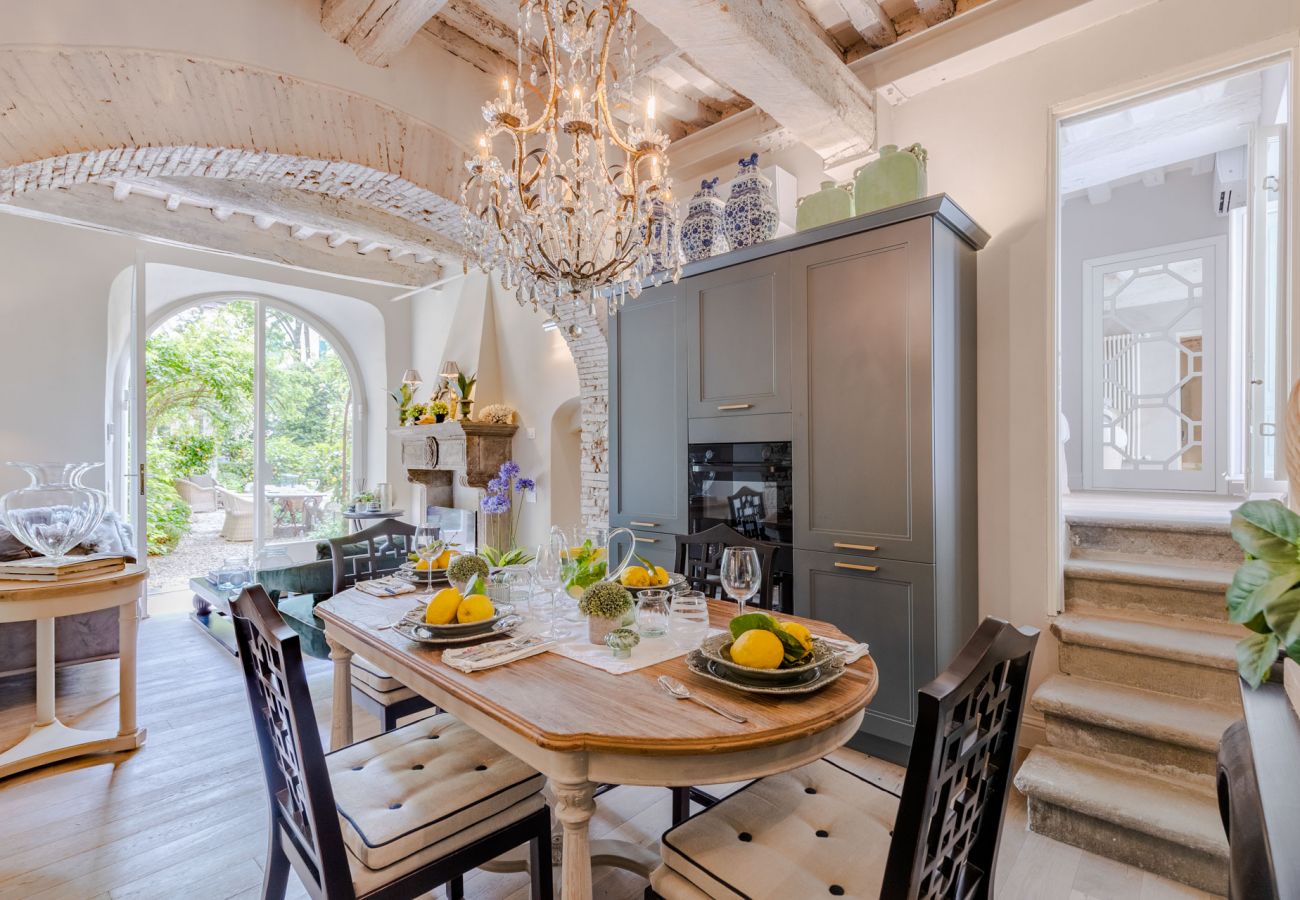 Apartment in Lucca - Casa Vanny, an Apartment with Private Garden Apartment in Lucca - Casa Vanny, an Apartment with Private Garden