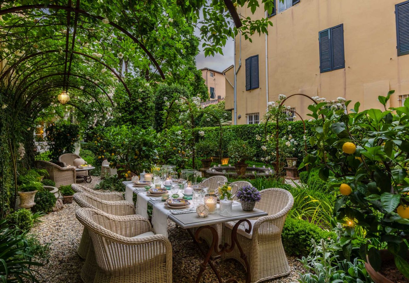 Apartment in Lucca - Casa Vanny, an Apartment with Private Garden Apartment in Lucca - Casa Vanny, an Apartment with Private Garden