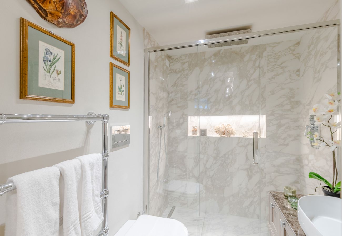 Apartment in Lucca - Casa Vanny, an Apartment with Private Garden Apartment in Lucca - Casa Vanny, an Apartment with Private Garden