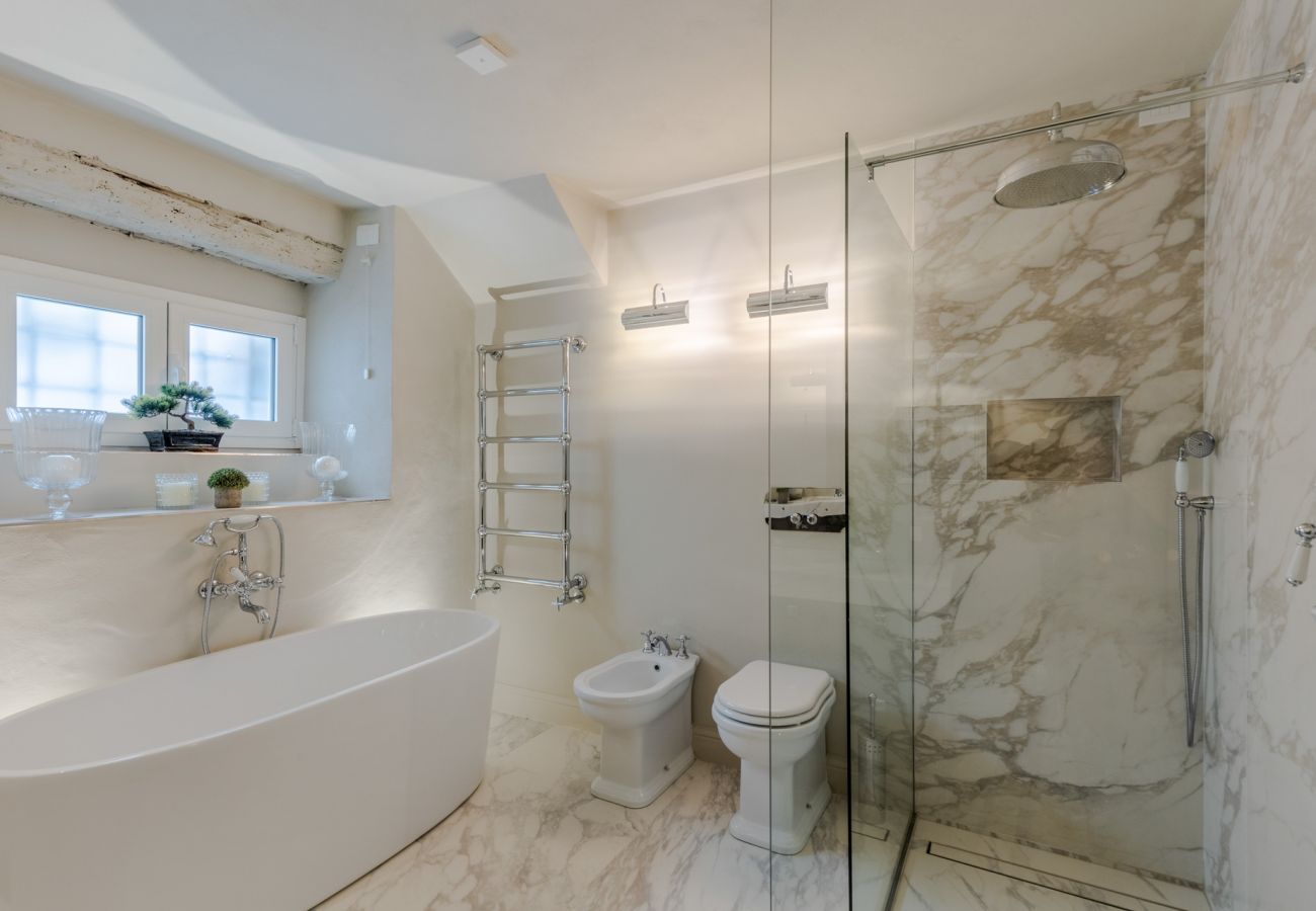 Apartment in Lucca - Casa Vanny, an Apartment with Private Garden Apartment in Lucca - Casa Vanny, an Apartment with Private Garden