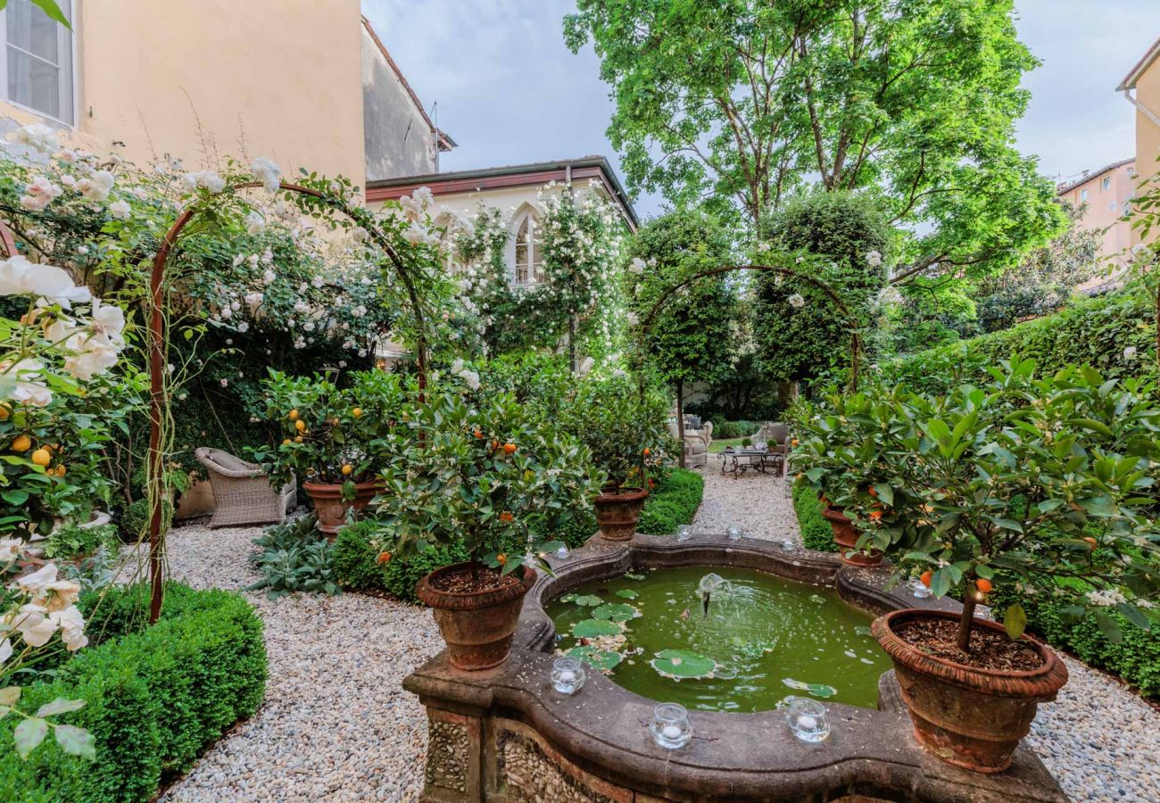 Apartment in Lucca - Casa Vanny, an Apartment with Private Garden Apartment in Lucca - Casa Vanny, an Apartment with Private Garden