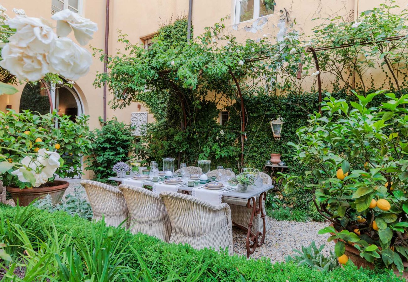 Apartment in Lucca - Casa Vanny, an Apartment with Private Garden Apartment in Lucca - Casa Vanny, an Apartment with Private Garden