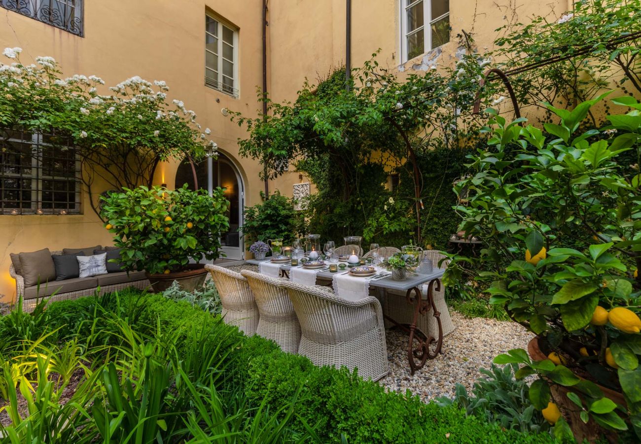 Apartment in Lucca - Casa Vanny, an Apartment with Private Garden Apartment in Lucca - Casa Vanny, an Apartment with Private Garden