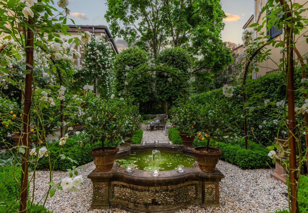 Apartment in Lucca - Casa Vanny, an Apartment with Private Garden Apartment in Lucca - Casa Vanny, an Apartment with Private Garden
