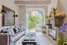 Apartment in Lucca - Casa Vanny, an Apartment with Private...