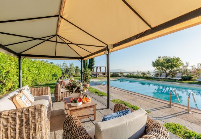 Villa in Lucca - Tuscan Fizz Villa, a Vineyards Retreat Villa in Lucca - Tuscan Fizz Villa, a Vineyards Retreat