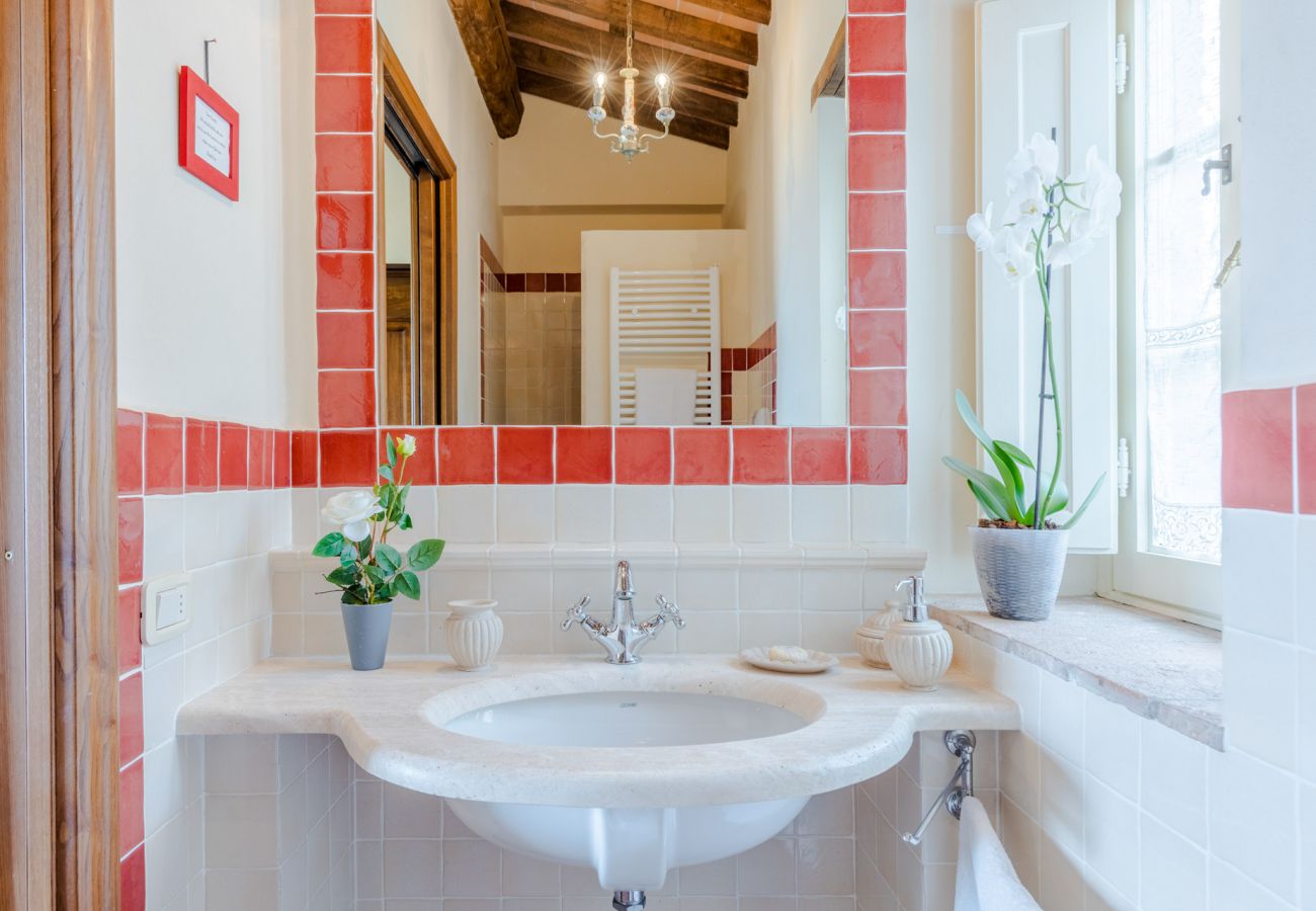 Villa in Lucca - Tuscan Fizz Villa, a Vineyards Retreat Villa in Lucca - Tuscan Fizz Villa, a Vineyards Retreat