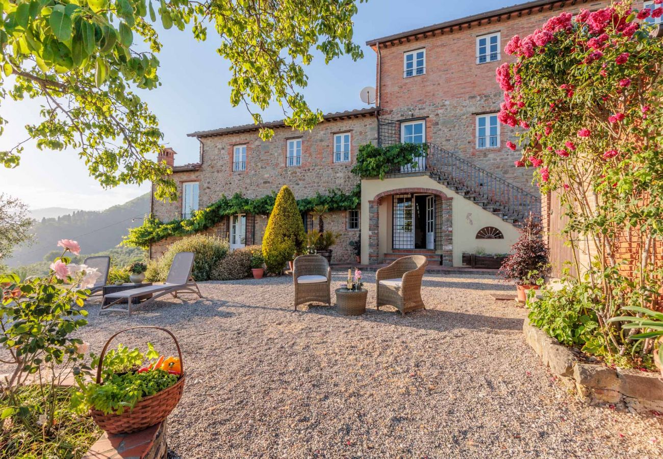 Villa in Lucca - Tuscan Fizz Villa, a Vineyards Retreat Villa in Lucca - Tuscan Fizz Villa, a Vineyards Retreat