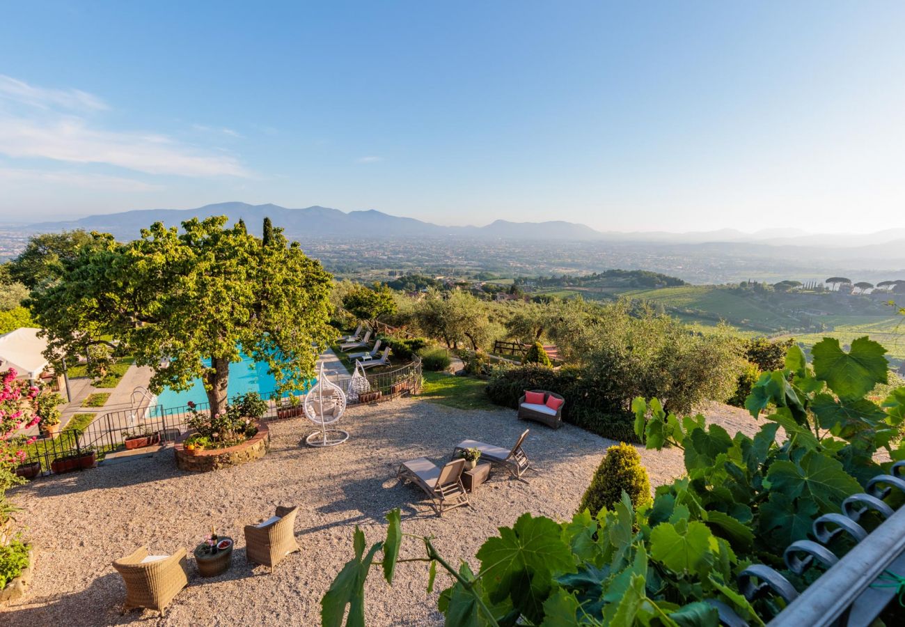 Villa in Lucca - Tuscan Fizz Villa, a Vineyards Retreat Villa in Lucca - Tuscan Fizz Villa, a Vineyards Retreat