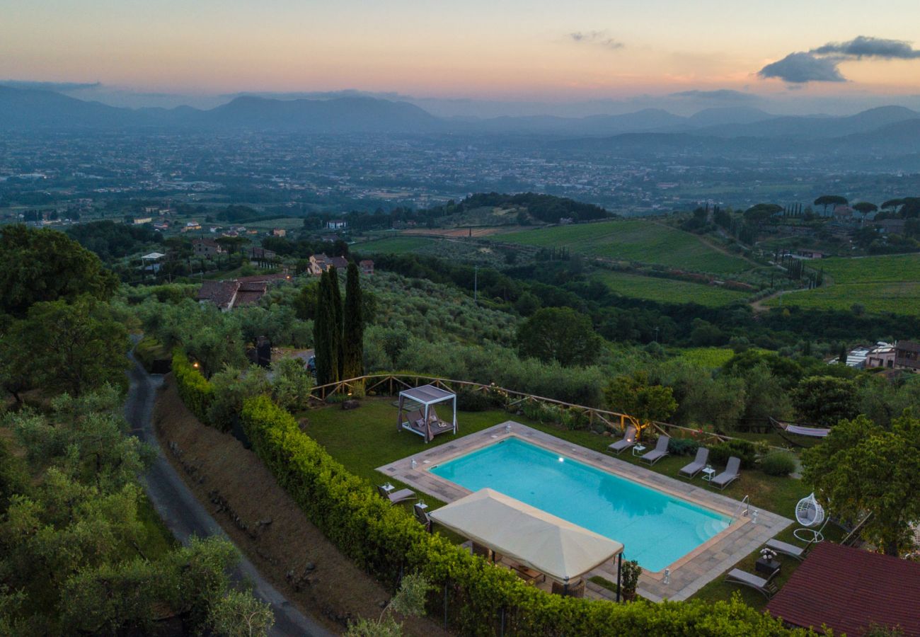 Villa in Lucca - Tuscan Fizz Villa, a Vineyards Retreat Villa in Lucca - Tuscan Fizz Villa, a Vineyards Retreat
