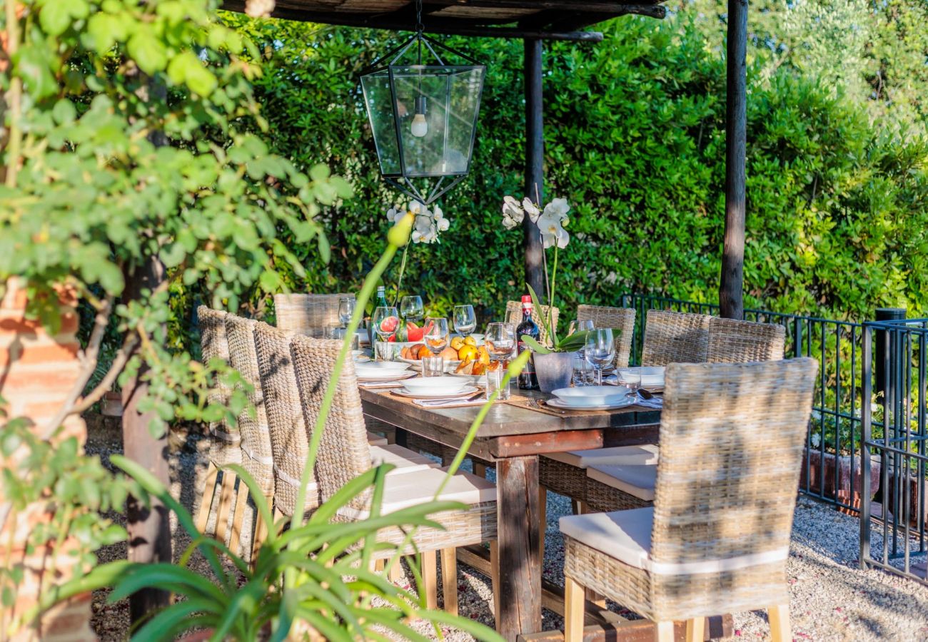 Villa in Lucca - Tuscan Fizz Villa, a Vineyards Retreat Villa in Lucca - Tuscan Fizz Villa, a Vineyards Retreat