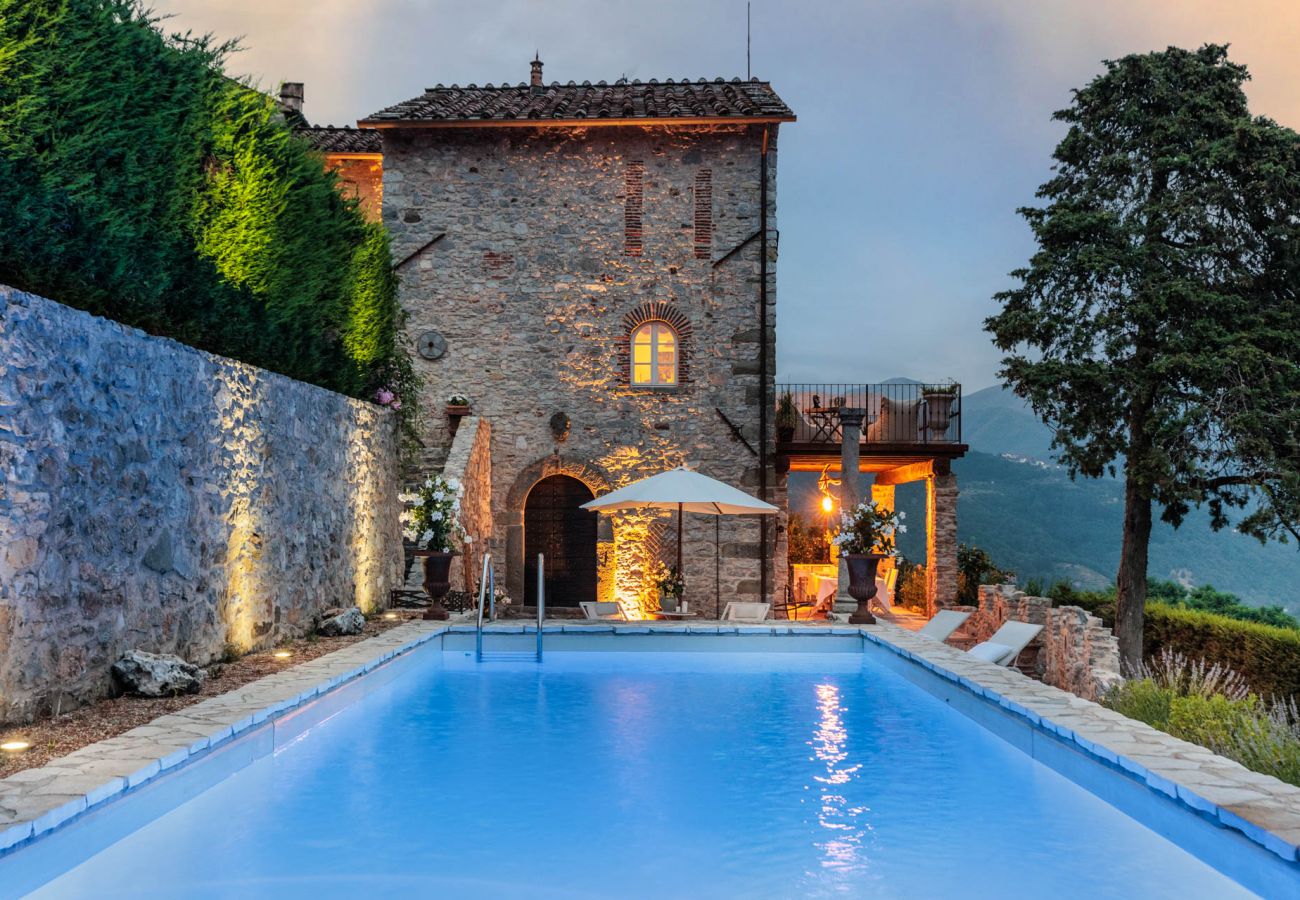 Villa in Borgo a Mozzano - Gran Burrone Castle