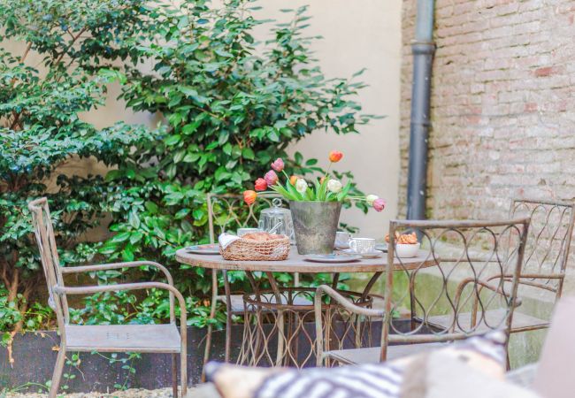 Apartment in Lucca - Vissi D'Arte, an Apartment with Garden Apartment in Lucca - Vissi D'Arte, an Apartment with Garden