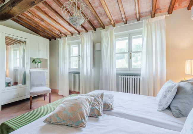 Apartment in Monte San quirico - Pietro Farmhouse Apartment in Wine Resort in Lucca Apartment in Monte San quirico - Pietro Farmhouse Apartment in Wine Resort in Lucca