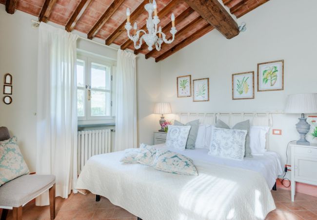 Apartment in Monte San quirico - Pietro Farmhouse Apartment in Wine Resort in Lucca Apartment in Monte San quirico - Pietro Farmhouse Apartment in Wine Resort in Lucca